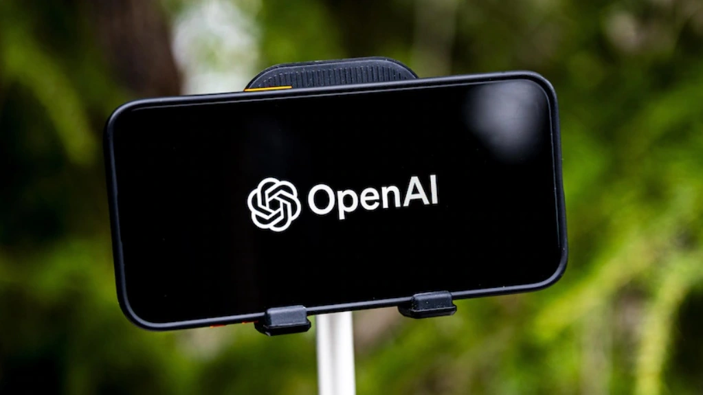 Apple closes in on deal with OpenAI to Bring ChatGPT on iPhone